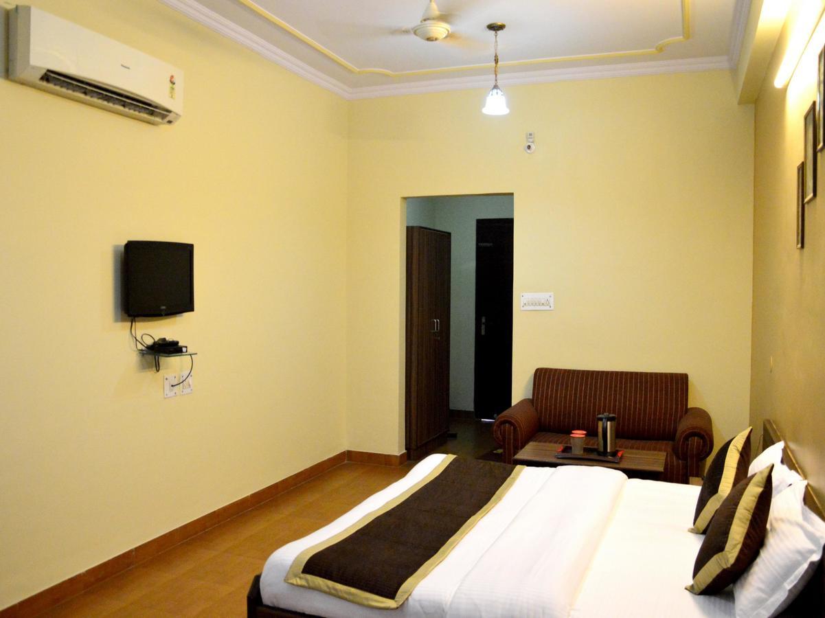 Oyo 6012 Hotel Rockwell Jaipur Eksteriør billede