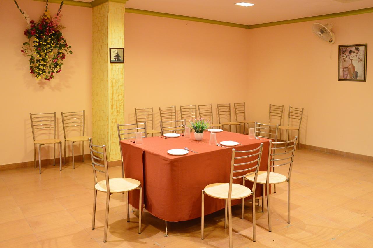 Oyo 6012 Hotel Rockwell Jaipur Eksteriør billede